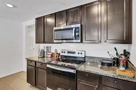 Kitchen - 8640 SW 49th Cir, Ocala, FL 34476 photo 1 of 7