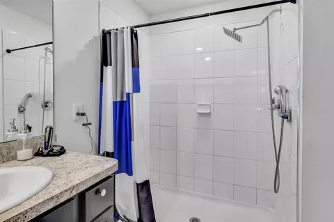 Bath - 8640 SW 49th Cir, Ocala, FL 34476 photo 1 of 3