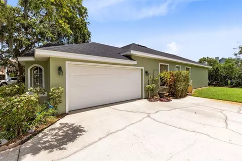 Exterior - 5204 Hammock Pointe Ct, Saint Cloud, FL 34771 photo 3 of 10