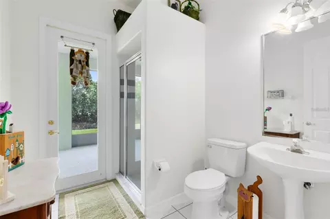 Bath - 5204 Hammock Pointe Ct, Saint Cloud, FL 34771 photo 2 of 3
