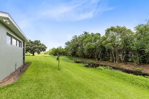 Exterior - 5204 Hammock Pointe Ct, Saint Cloud, FL 34771 photo 7 of 10