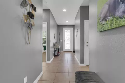 Entry Way - 2172 Bur Oak Blvd, Saint Cloud, FL 34771 photo 3 of 10