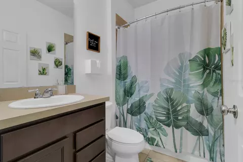 Bath - 2172 Bur Oak Blvd, Saint Cloud, FL 34771 photo 1 of 3