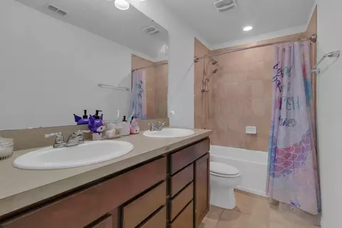 Bath - 2172 Bur Oak Blvd, Saint Cloud, FL 34771 photo 2 of 3