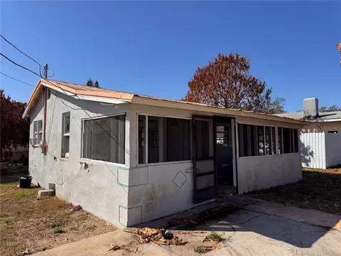 323 W 9th St, Frostproof, FL 33843