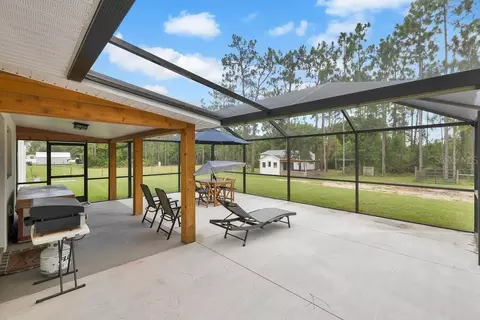 Exterior - 9054 Lincoln Rd, Saint Cloud, FL 34773 photo 4 of 9