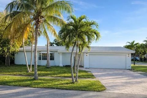 8760 NW 21st St, Sunrise, FL 33322
