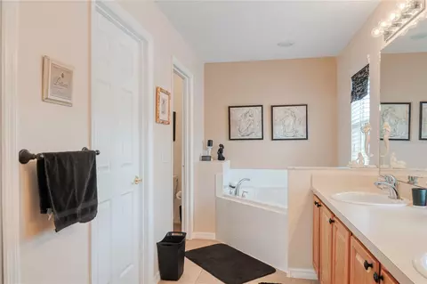 Bath - 4925 Poolside Dr, Saint Cloud, FL 34769 photo 3 of 8