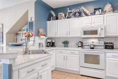 Kitchen - 4925 Poolside Dr, Saint Cloud, FL 34769 photo 1 of 5