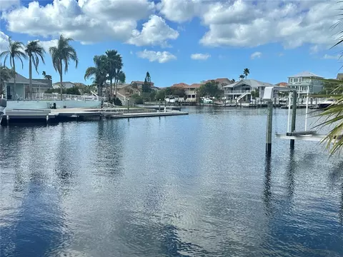 3200 Trident Ter, New Port Richey, FL 34652