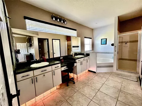 Bath - 2085 Raymond Dr, Saint Cloud, FL 34769 photo 2 of 5