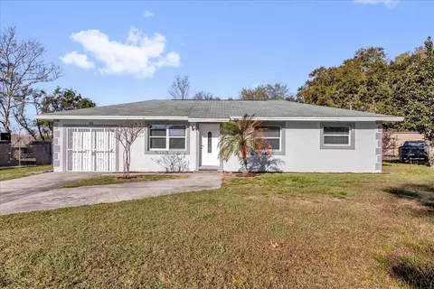 3808 Mohawk Dr, Mount Dora, FL 32757