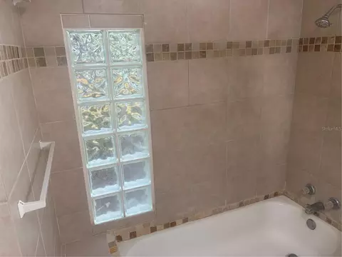 Bath - 8302 Split Rail Ln, Hudson, FL 34667 photo 2 of 3