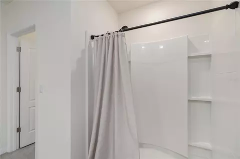Bath - 2780 Swooping Sparrow Dr, Saint Cloud, FL 34773 photo 3 of 5