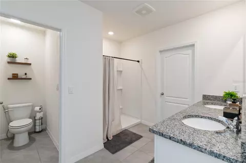 Bath - 2780 Swooping Sparrow Dr, Saint Cloud, FL 34773 photo 2 of 5