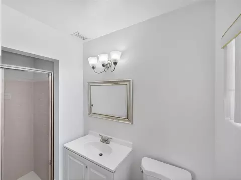Bath - 4708 Abaca St, Orlando, FL 32808 photo 3 of 3