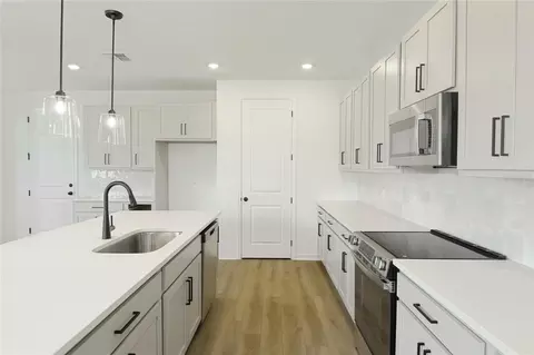Kitchen - 2298 Broadbrook Dr, Saint Cloud, FL 34771 photo 2 of 4