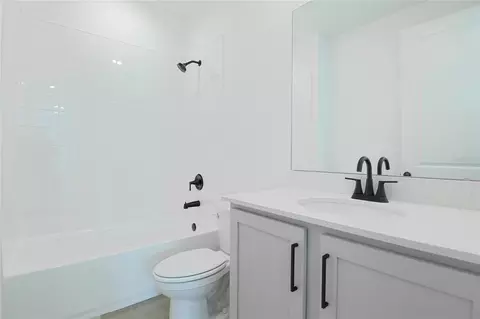 Bath - 2298 Broadbrook Dr, Saint Cloud, FL 34771 photo 1 of 2