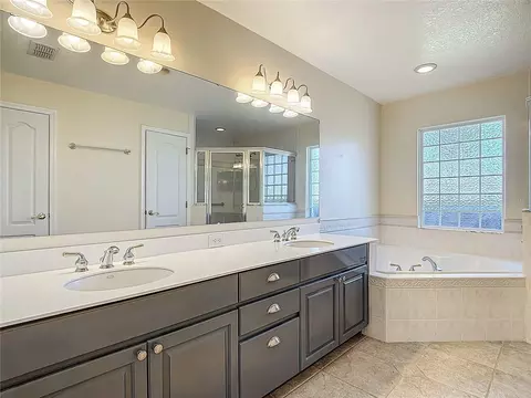 Bath - 3189 Bayview Ln, Saint Cloud, FL 34772 photo 1 of 6