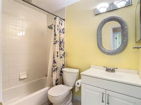 Bath - 3189 Bayview Ln, Saint Cloud, FL 34772 photo 6 of 6