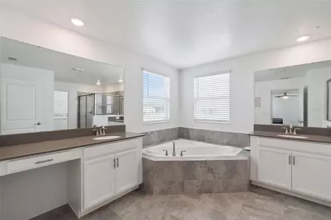 Bath - 3373 Wauseon Dr, Saint Cloud, FL 34772 photo 1 of 5