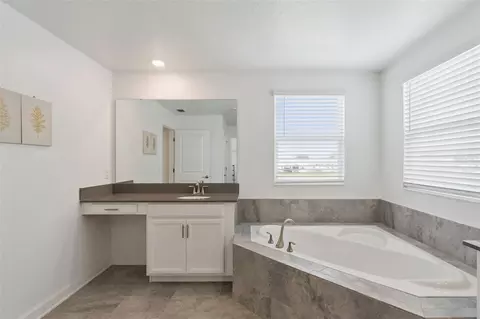 Bath - 3373 Wauseon Dr, Saint Cloud, FL 34772 photo 2 of 5