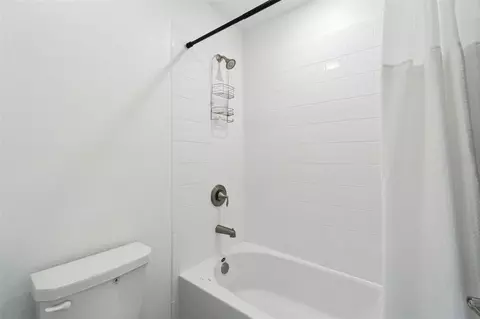 Bath - 3373 Wauseon Dr, Saint Cloud, FL 34772 photo 5 of 5