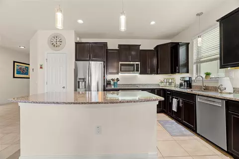 Kitchen - 3673 Moca Dr, Saint Cloud, FL 34772 photo 3 of 4