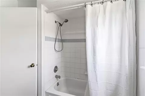 Bath - 1785 Sundance Dr, Saint Cloud, FL 34771 photo 4 of 4