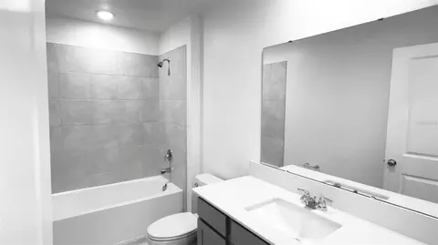 Bath - 1658 Teagan Ln, Winter Haven, FL 33884 photo 1 of 2
