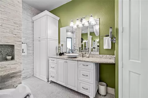 Bath - 6900 Ranchero Ct, Saint Cloud, FL 34771 photo 5 of 16