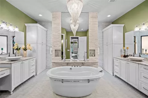 Bath - 6900 Ranchero Ct, Saint Cloud, FL 34771 photo 2 of 16