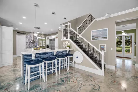Entry Way - 6900 Ranchero Ct, Saint Cloud, FL 34771 photo 4 of 7