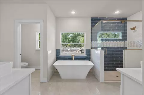 Bath - 2066 NW 79th Loop, Ocala, FL 34475 photo 1 of 1