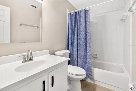 Bath - 2791 King Oak Cir, Saint Cloud, FL 34769 photo 3 of 4