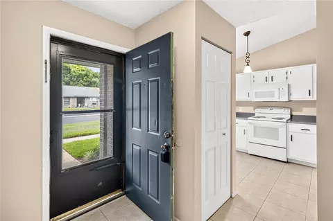 Entry Way - 2791 King Oak Cir, Saint Cloud, FL 34769 photo 1 of 2