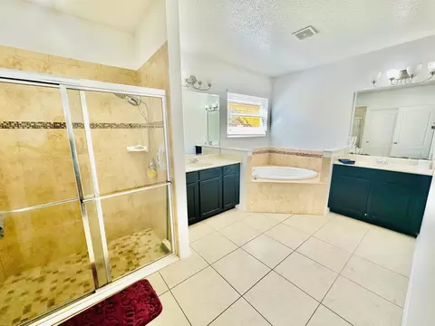 Bath - 1901 Nations Way, Saint Cloud, FL 34769 photo 1 of 4
