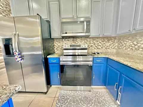 Kitchen - 1901 Nations Way, Saint Cloud, FL 34769 photo 2 of 3