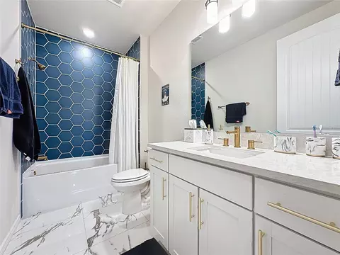 Bath - 6514 Barnstorm Way, Saint Cloud, FL 34771 photo 3 of 3