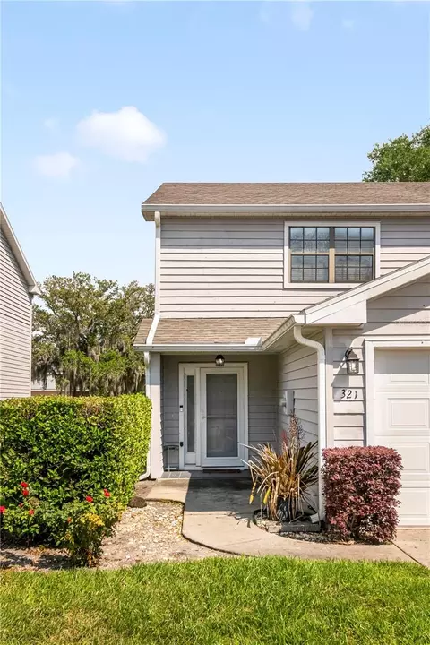 321 Orange Blossom Dr, Winter Haven, FL 33880