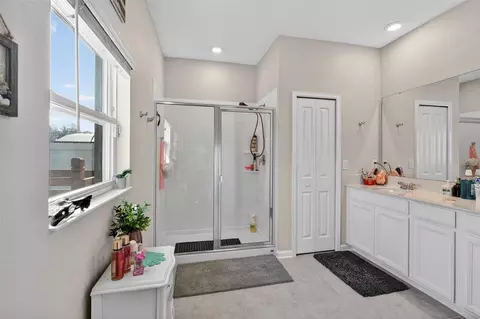 Bath - 4221 Holstein St, Saint Cloud, FL 34772 photo 1 of 5