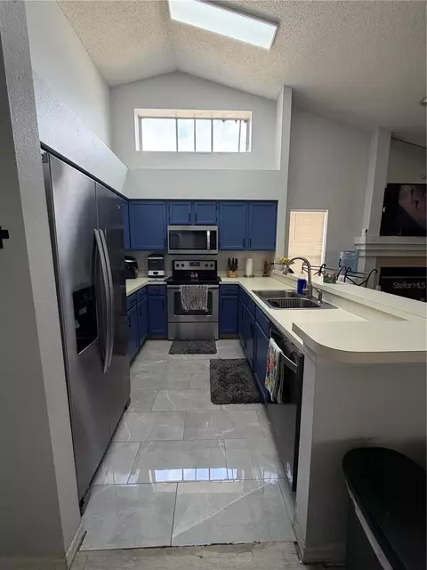Kitchen - 9508 Glenpointe Dr, Riverview, FL 33569 photo 2 of 2