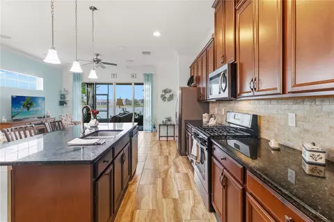 Kitchen - 2489 Datura Loop, Saint Cloud, FL 34772 photo 4 of 7