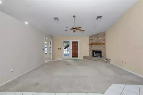 Living - 5141 SE 36th Ave, Ocala, FL 34480 photo 2 of 3