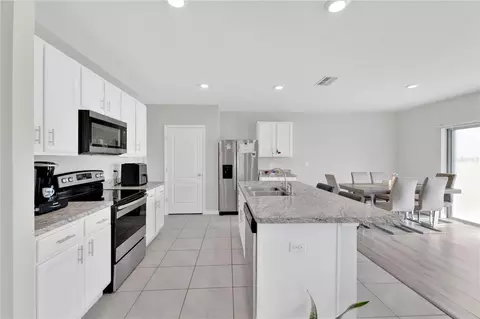 Kitchen - 167 Eagleview Loop, Davenport, FL 33837 photo 4 of 4