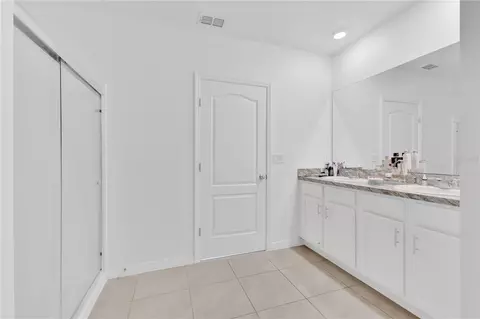 Bath - 167 Eagleview Loop, Davenport, FL 33837 photo 2 of 3