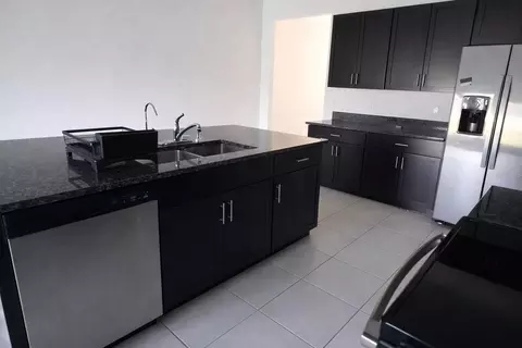 Kitchen - 12420 Crystal Jade Way, Parrish, FL 34219 photo 2 of 4