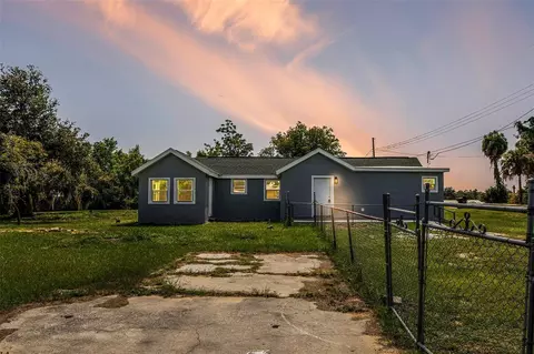 205 E Cornell St, Avon Park, FL 33825