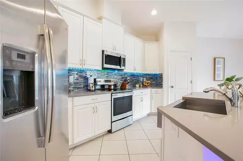 Kitchen - 5149 Ravena Ave E, Saint Cloud, FL 34771 photo 2 of 4