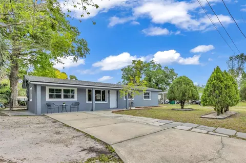 890 Golden Isle Dr, Mount Dora, FL 32757